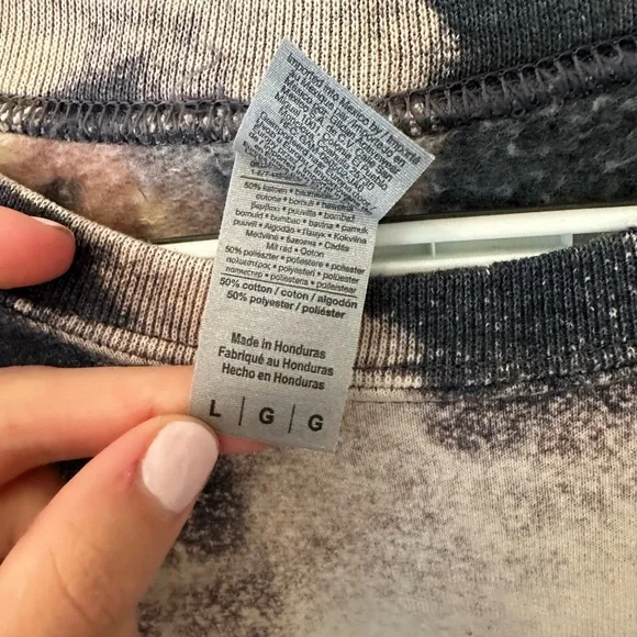 Gildan Black and Cream Tie-Dye Sweatshirt - Picture 3 of 3